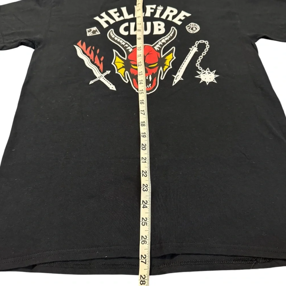 Stranger Things Hellfire Club Black T-Shirt Sz Medium - Hawkins High D&D - Picture 3 of 4
